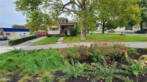 7925 Garfield Blvd, Garfield Heights, OH, 44125-1223 | Card Image