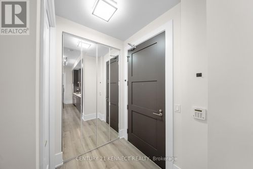 617-20 John St, Toronto, ON, M5V0G5 | Card Image