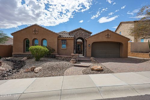 18245 W Thistle Landing Dr, Goodyear, AZ, 85338-7705 | Card Image