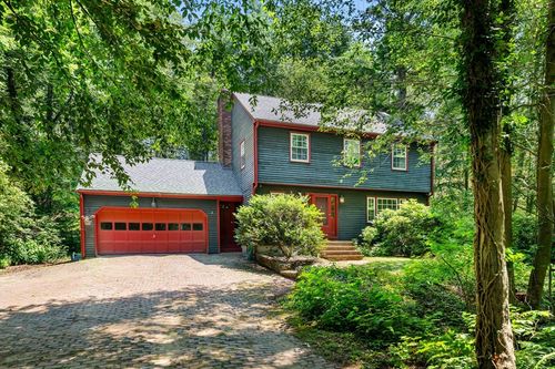 7 Hidden Ledge Rd, Manchester, MA, 01944-1228 | Card Image