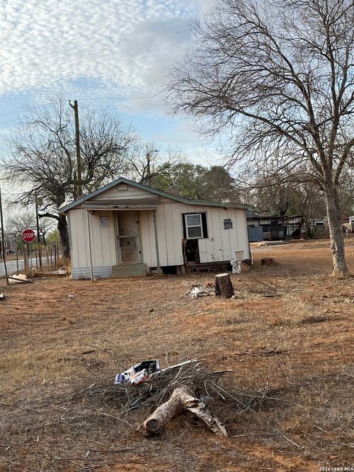 102 N Vinton St, Pearsall, TX, 78061-1837 | Card Image