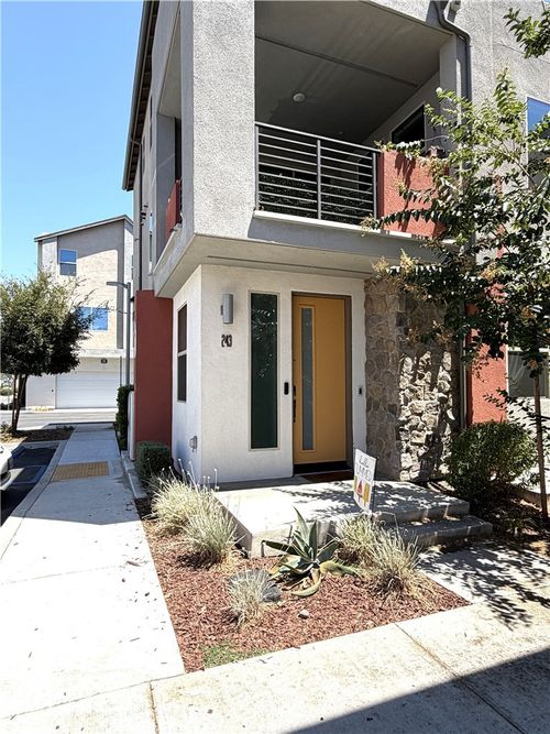 243 Pin Ln, Covina, CA, 91722-4107 | Card Image