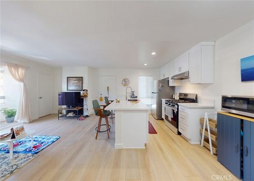 h-2835 S Fairview St, Santa Ana, CA, 92704-5921 | Card Image