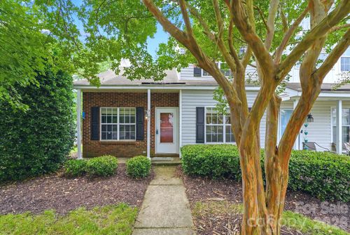 3101 Brockhampton Ct, Charlotte, NC, 28269-2232 | Card Image