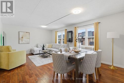 214-580 Mary St E, Whitby, ON, L1N2R3 | Card Image