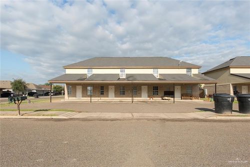 817 S Michigan St, Mission, TX, 78573-3527 | Card Image