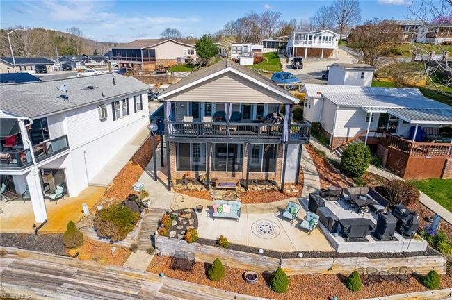 Wonderful Waterfront location | Image 44