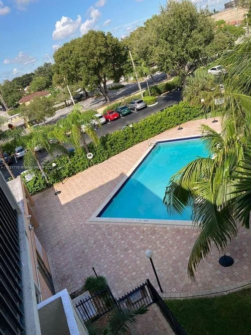 apt-421-2160 Sw 16th Ave, Miami, FL, 33145-2872 | Card Image