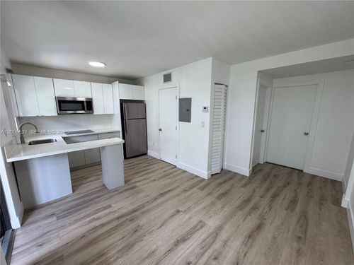 4-1971 Nw 2nd Ct, Miami, FL, 33136 | Card Image