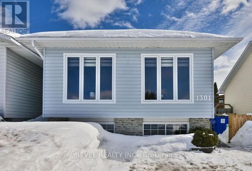 1301 Lozanne Cres, Timmins, ON, P4P1E7 | Card Image