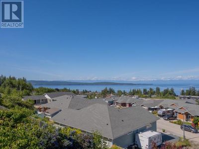 4363 Ontario Ave, Home with 3 bedrooms, 3 bathrooms and null parking in Powell River BC | Image 2