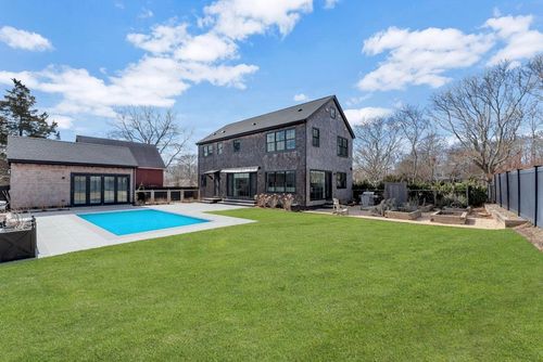 850 3rd St, New Suffolk, NY, 11956 | Card Image