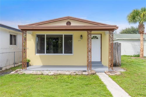 619 N D St, Lake Worth Beach, FL, 33460-2835 | Card Image