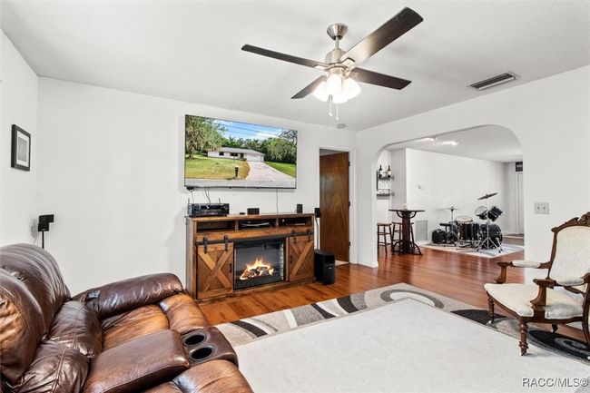1420 E Silver Thorn Loop, House other with 2 bedrooms, 2 bathrooms and 2 parking in HERNANDO FL | Image 5