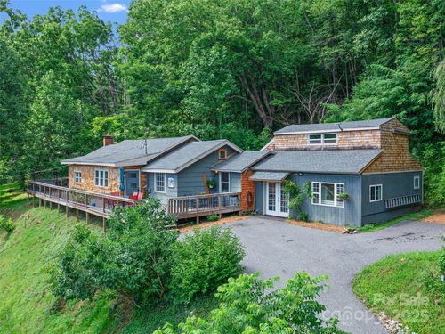 3477 Cane Creek Rd, Bakersville, NC, 28705-8202 | Card Image