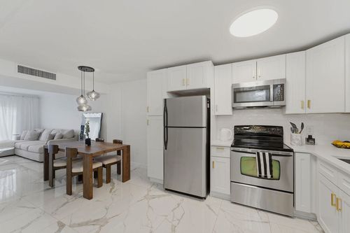 k2-809 W Oakland Park Blvd, Wilton Manors, FL, 33311-1751 | Card Image