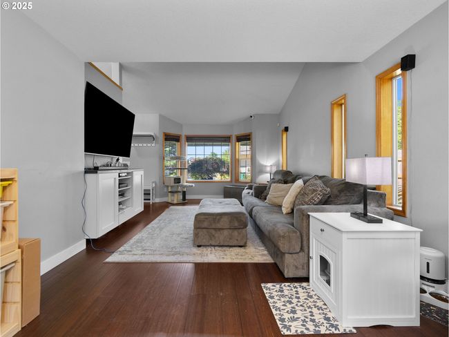 12255 Se Mapleleaf Ct, House other with 4 bedrooms, 3 bathrooms and 2 parking in Clackamas OR | Image 7