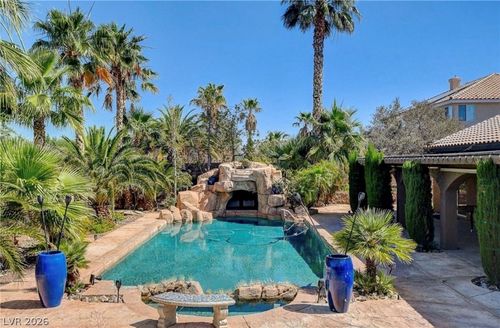 563 Moon Chase St, Las Vegas, NV, 89110-3943 | Card Image