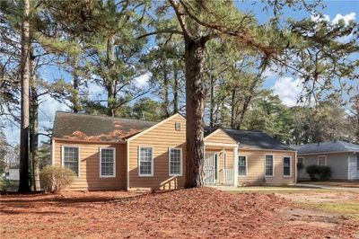 2069 Sw Sandtown Road Sw, House other with 5 bedrooms, 2 bathrooms and null parking in Atlanta GA | Image 2