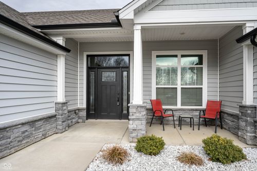 1307 Apple Blossom Ct, Jeffersonville, IN, 47130-6556 | Card Image