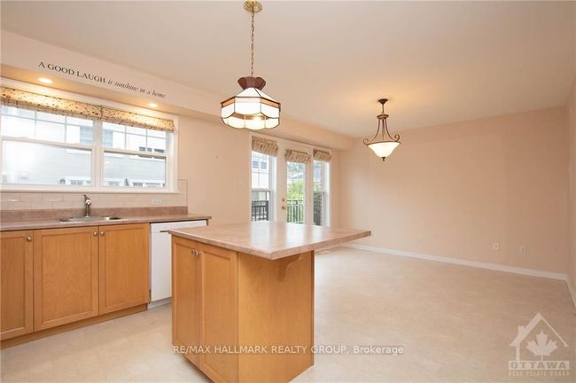 8 Kingsbridge Pvt, House attached with 3 bedrooms, 3 bathrooms and 2 parking in Ottawa ON | Image 13