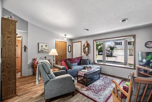 3662 Gershwin Ln N, Oakdale, MN, 55128-2935 | Card Image