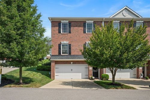 2890 E May St, Castle Shannon, PA, 15234-2825 | Card Image