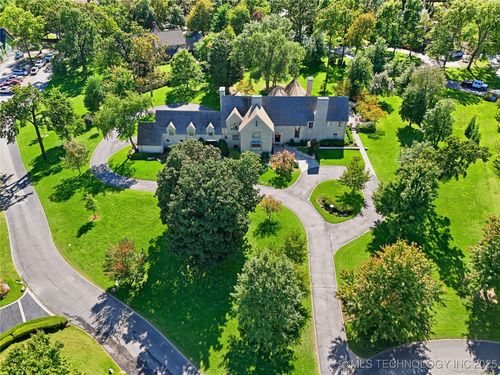 3132 S Columbia Cir, Tulsa, OK, 74105-2329 | Card Image