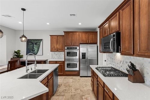 275 Spectacular St, Henderson, NV, 89052-5907 | Card Image