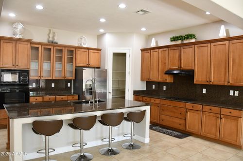 9539 W Harmony Ln, Peoria, AZ, 85382-8390 | Card Image
