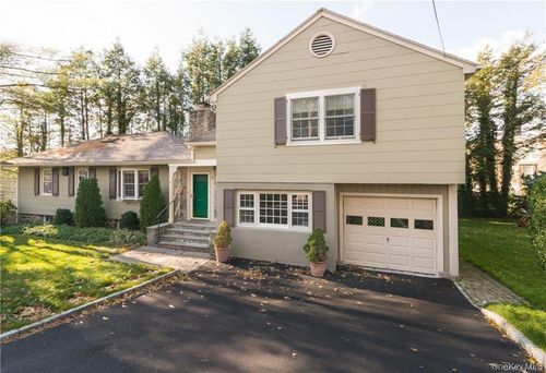 1 Senate Pl, Larchmont, NY, 10538-1626 | Card Image