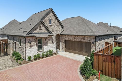 4817 Forest Crest Pkwy, Arlington, TX, 76005-1422 | Card Image
