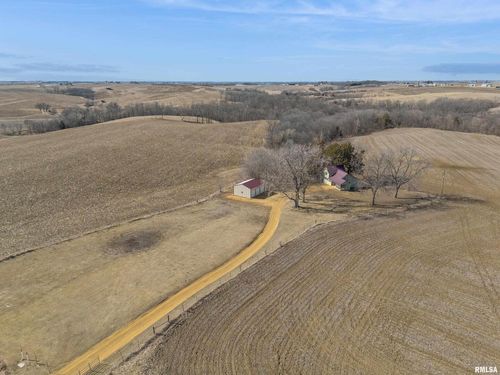 33286 12th St, Charlotte, IA, 52731-9404 | Card Image