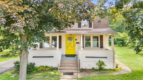 27 Homestead St, Manchester, CT, 06042-3024 | Card Image