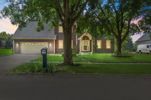 130 Hill Ct, West Chicago, IL, 60185-5111 | Card Image