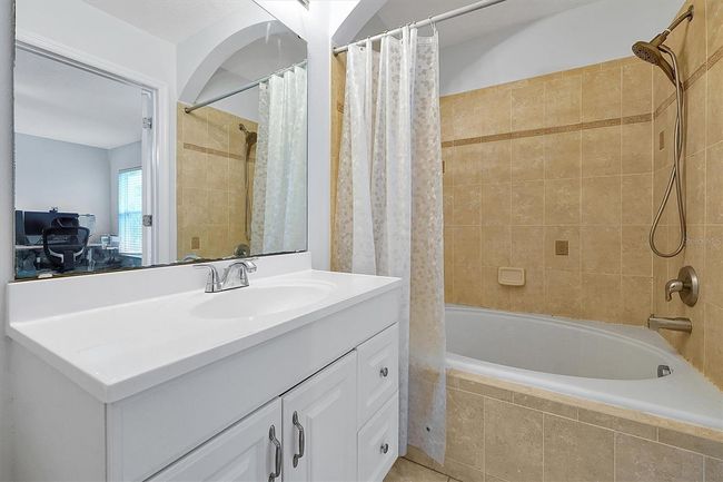 Master Bathroom | Image 25