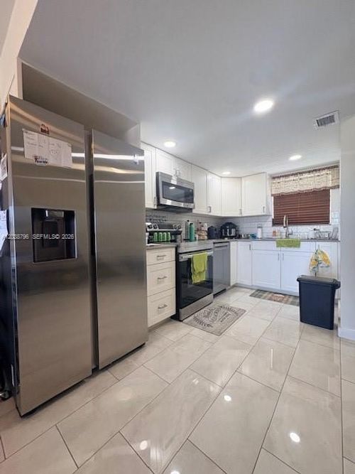 l403-9375 Fontainebleau Blvd, Miami, FL, 33172-5657 | Card Image