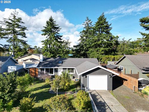 2045 19th St, Florence, OR, 97439-9729 | Card Image