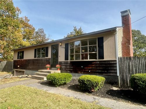 109 Chadsey Rd, North Kingstown, RI, 02852-1925 | Card Image