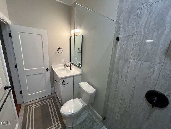 Primary Bath - 223 E Nash | Image 16