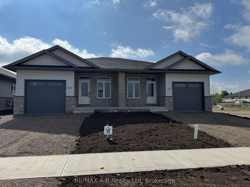163 Wimpole St, Mitchell, ON, N0K1N0 | Card Image