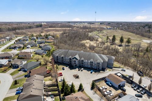 209-398 Van Buren St, Kemptville, ON, K0G1J0 | Card Image