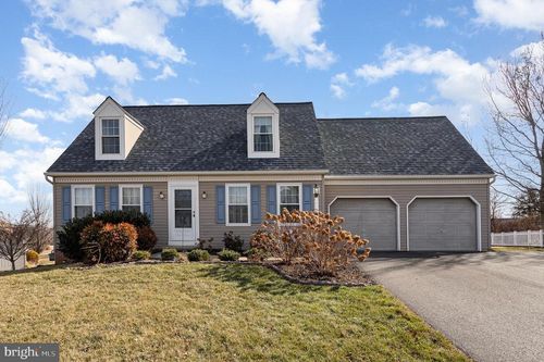 15 Nina Dr, YORK, PA, 17402-7798 | Card Image