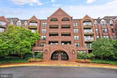 210 - 2100 Langston Boulevard, Condo with 2 bedrooms, 2 bathrooms and null parking in ARLINGTON VA | Image 1