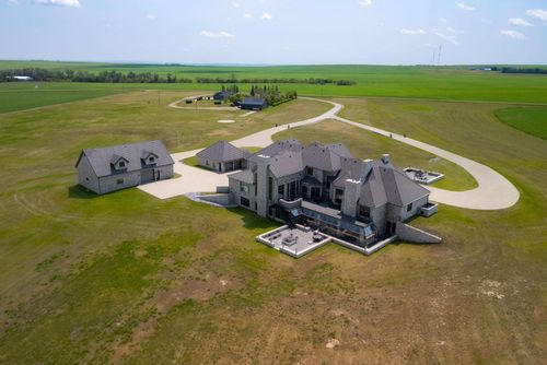 240046 Township Road 284, Carbon, AB, T0M0L0 | Card Image