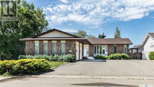 217 13 Ave E, Watrous, SK, S0K | Card Image