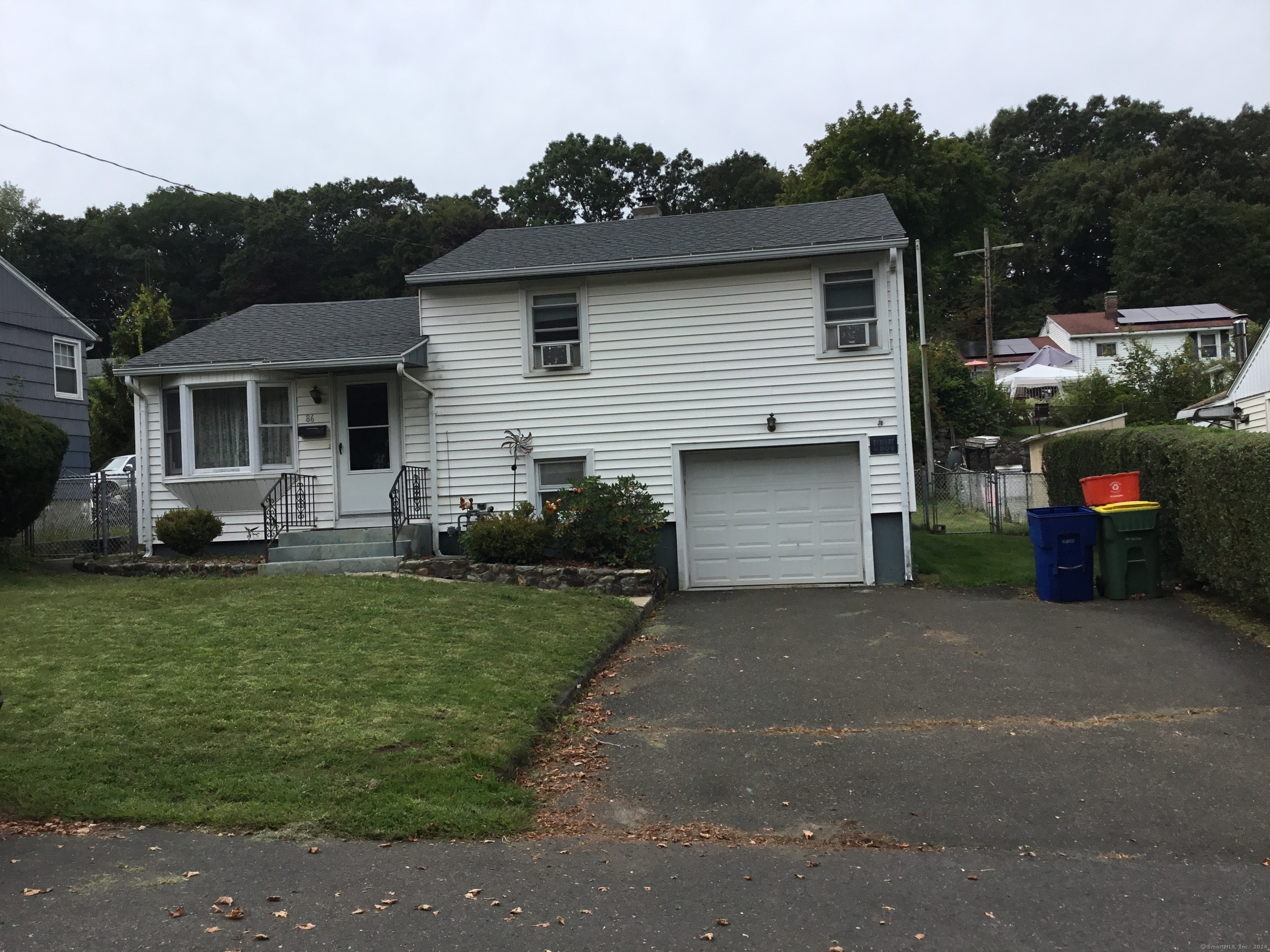 Shadee Ln, Waterbury, CT 06706