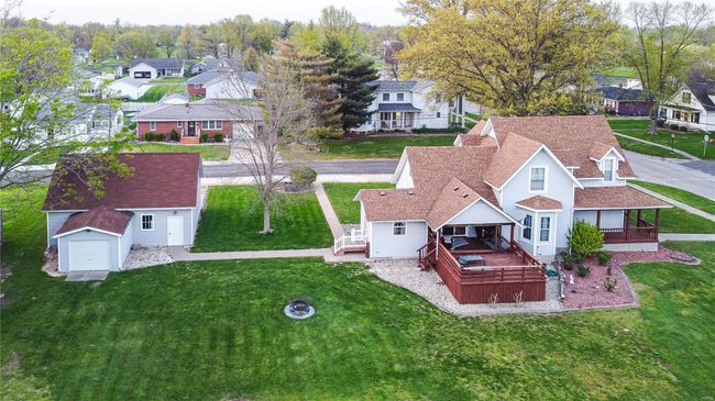 708 N Giddings Ave, House other with 3 bedrooms, 2 bathrooms and 2 parking in Jerseyville IL | Image 74