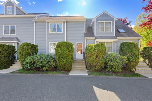11-11 Pinecrest Vlg, Hopkinton, MA, 01748-2168 | Card Image