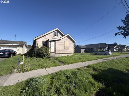 902 S 4th Ave, Kelso, WA, 98626 | Card Image
